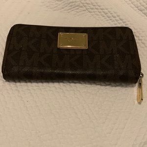 Micheal Kors  Brown Signature Coated Canvas Zip Around